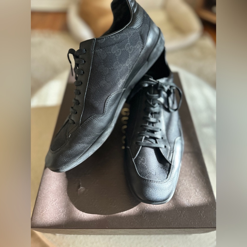 Like New Gucci Low Top Sneaker